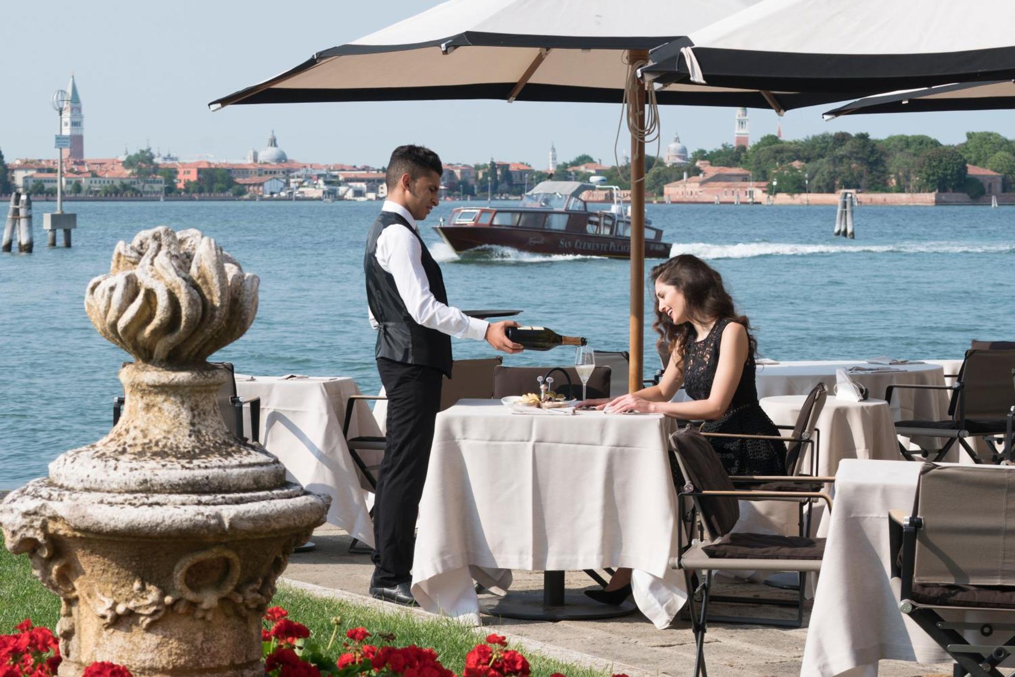 San Clemente Palace Kempinski Venice Hotel Exterior photo